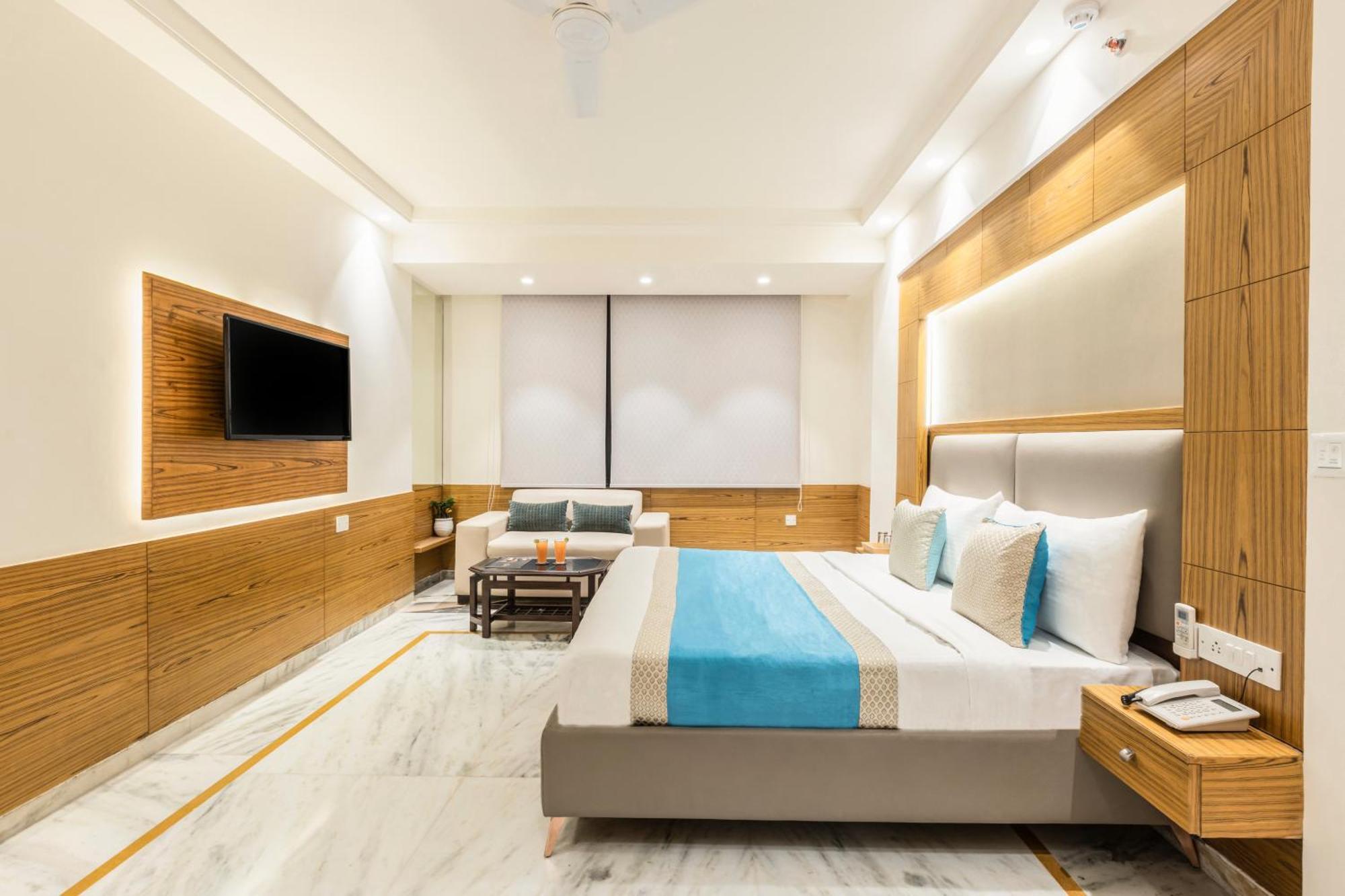 Hotel Aero Star By Star Group 뉴델리 외부 사진