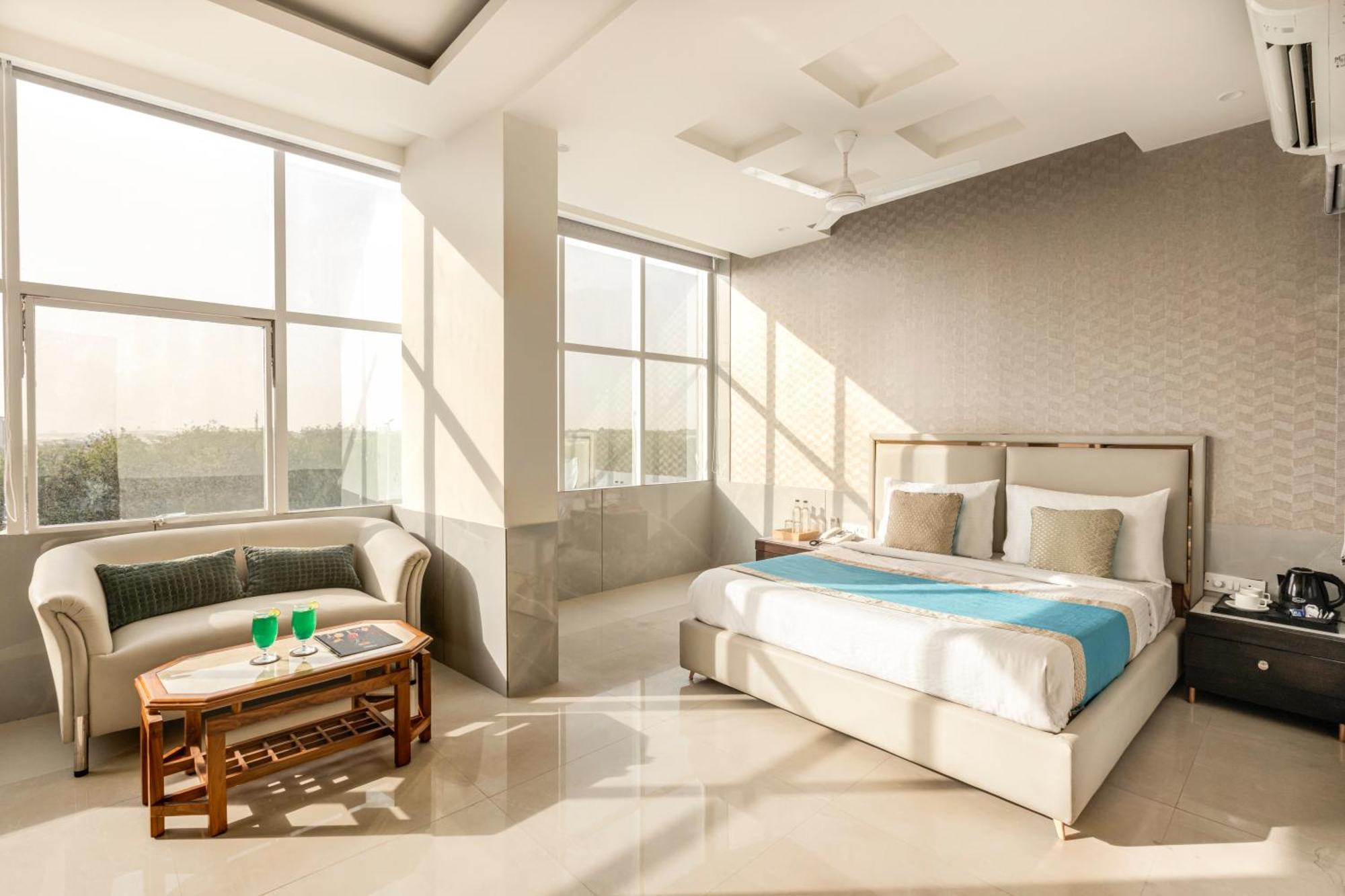Hotel Aero Star By Star Group 뉴델리 외부 사진