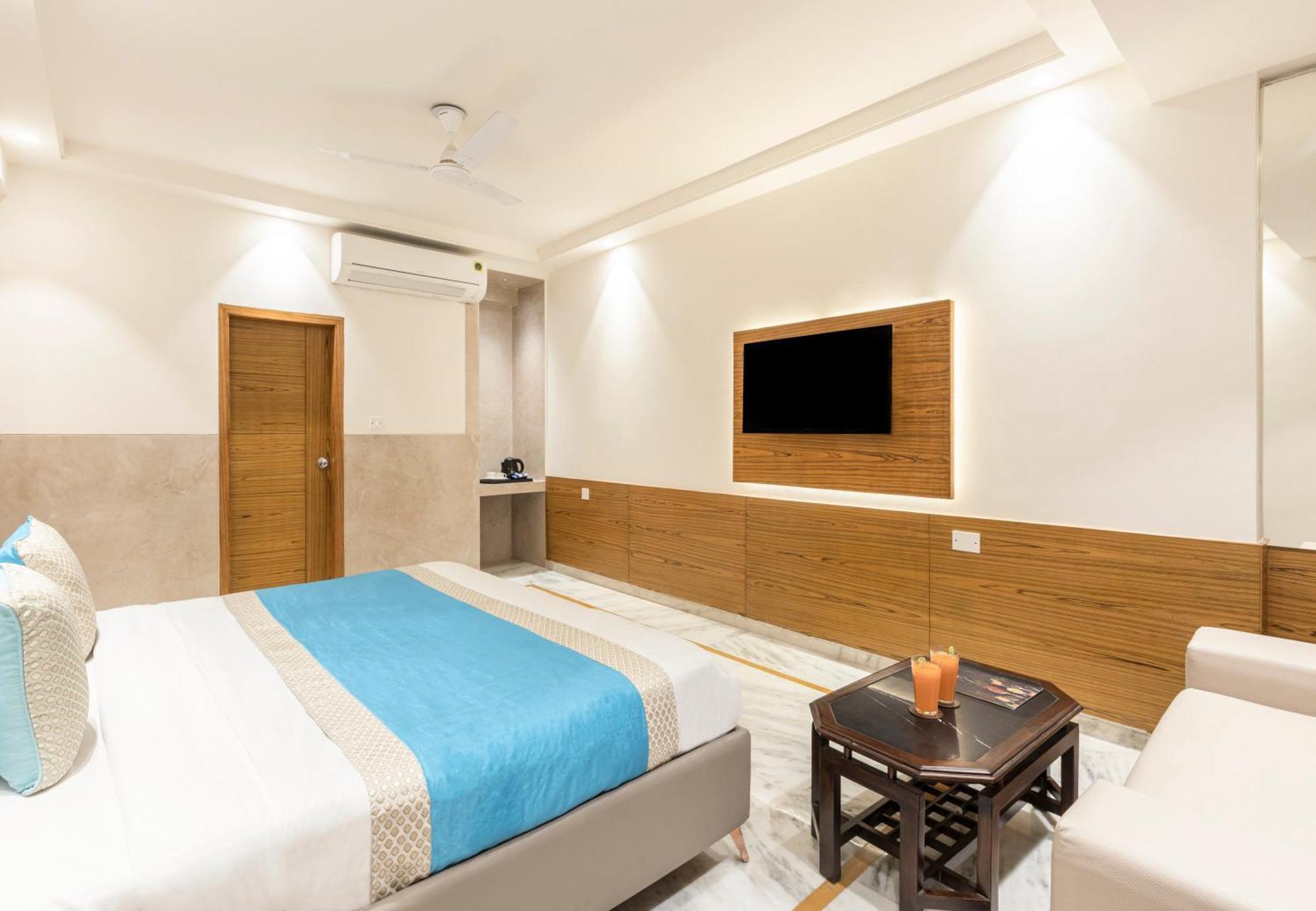 Hotel Aero Star By Star Group 뉴델리 외부 사진