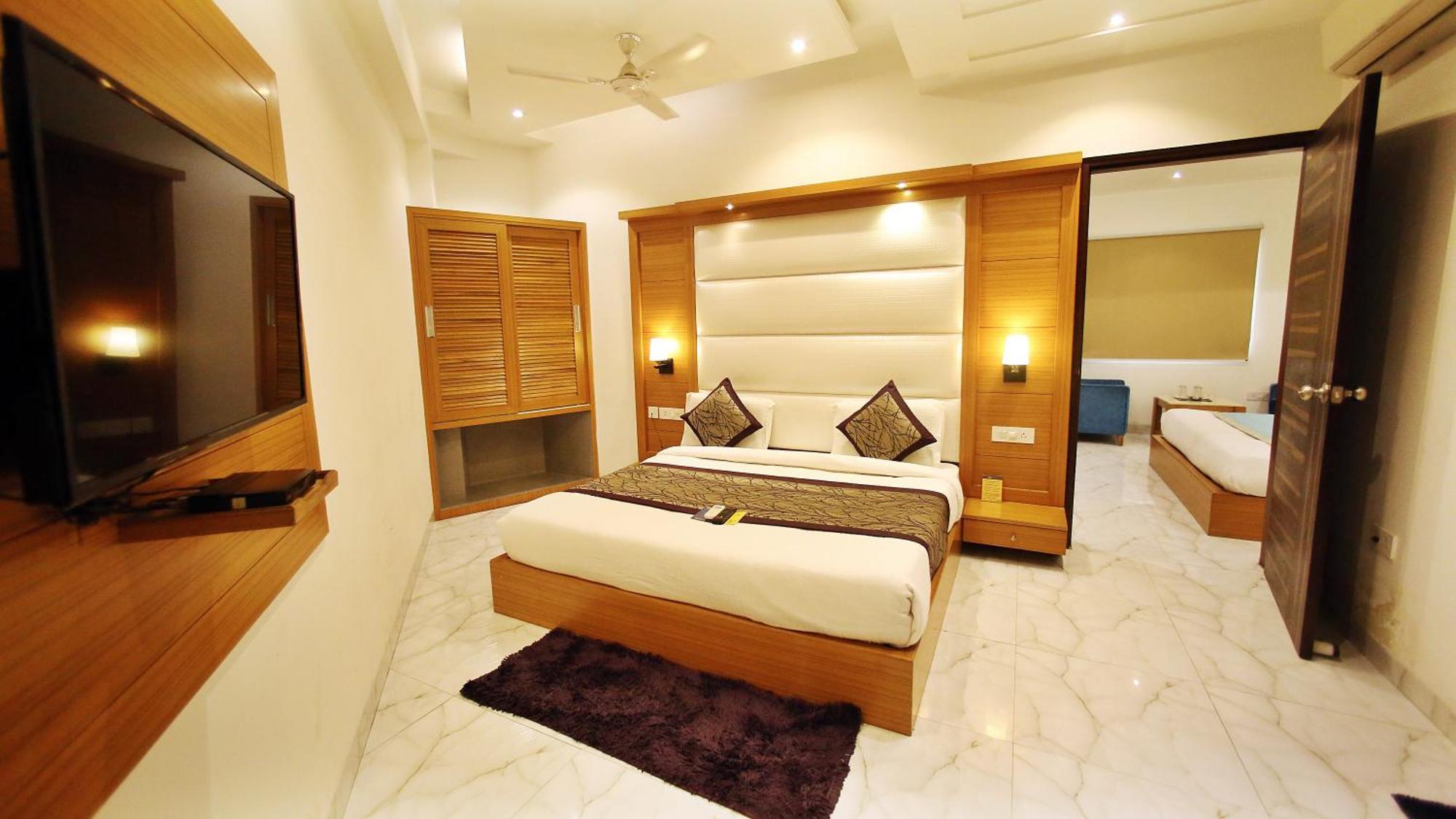 Hotel Aero Star By Star Group 뉴델리 외부 사진