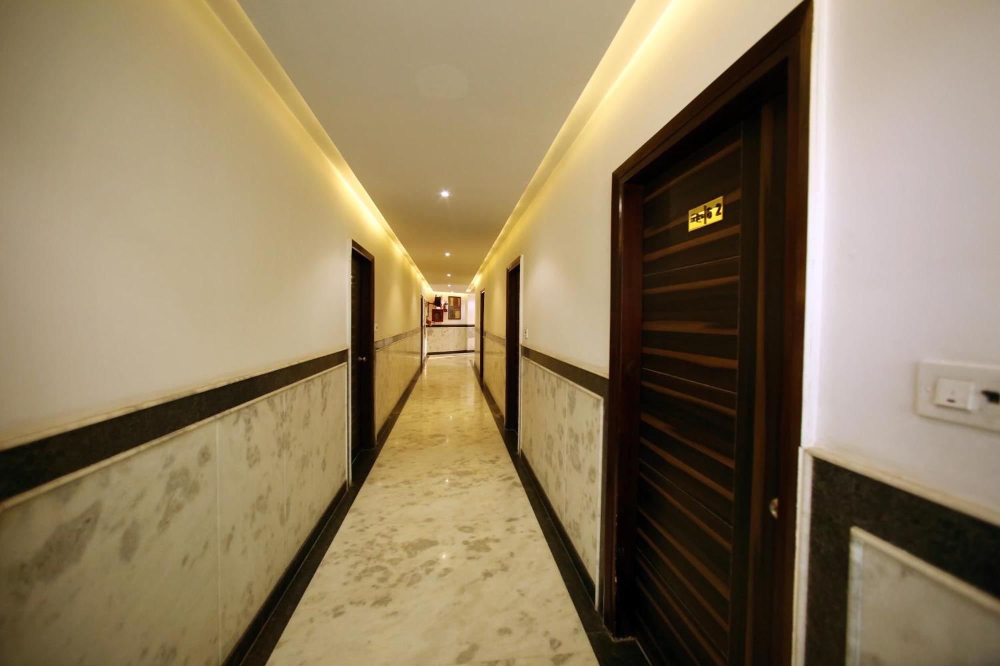 Hotel Aero Star By Star Group 뉴델리 외부 사진
