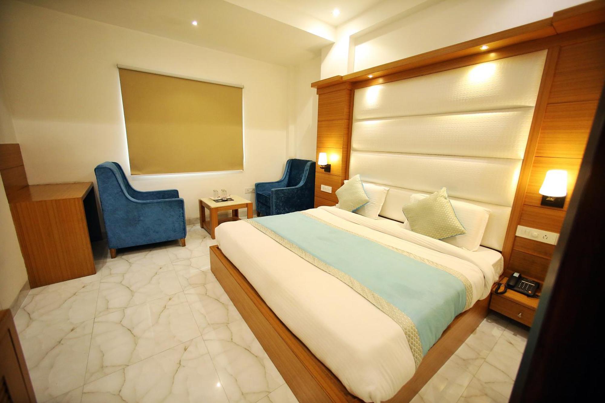 Hotel Aero Star By Star Group 뉴델리 외부 사진